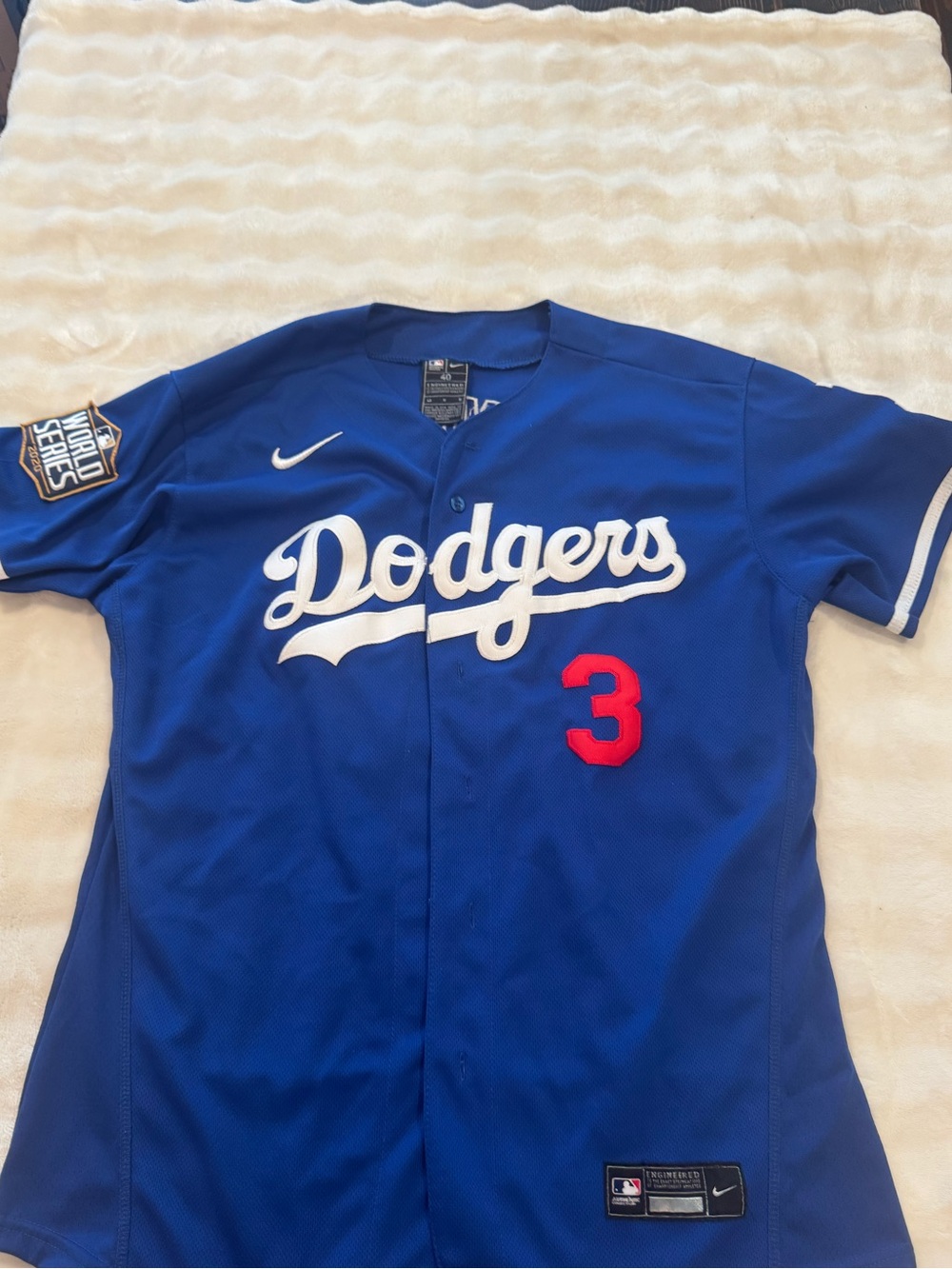 Men’s medium Los Angeles Dodgers Chris Taylor 2020 World Series Jersey